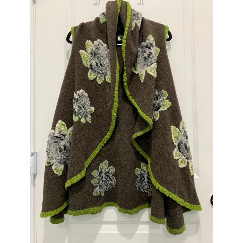 See And Be Seen Brown Floral Applique Open Front Vest Lime Green Trim OS